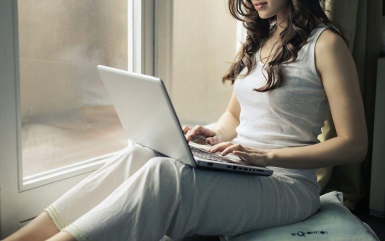 Curated Online Stories and the Modern Search for Entertainment Platforms
